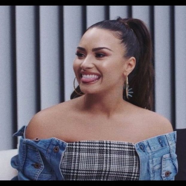 ♡ This picture was posted on 2Octombrie. - trying to be a rainbow challenge2