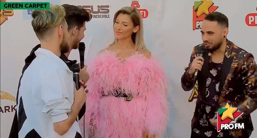 bandicam 2017-10-03 17-20-30-254 - 01 Alina green carpet
