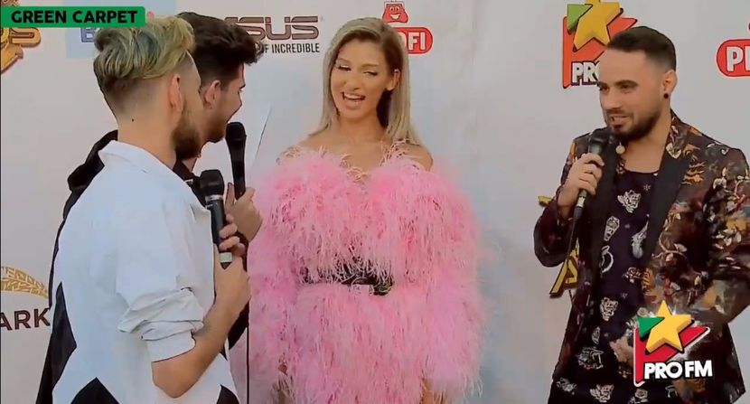 bandicam 2017-10-03 17-20-30-503 - 01 Alina green carpet