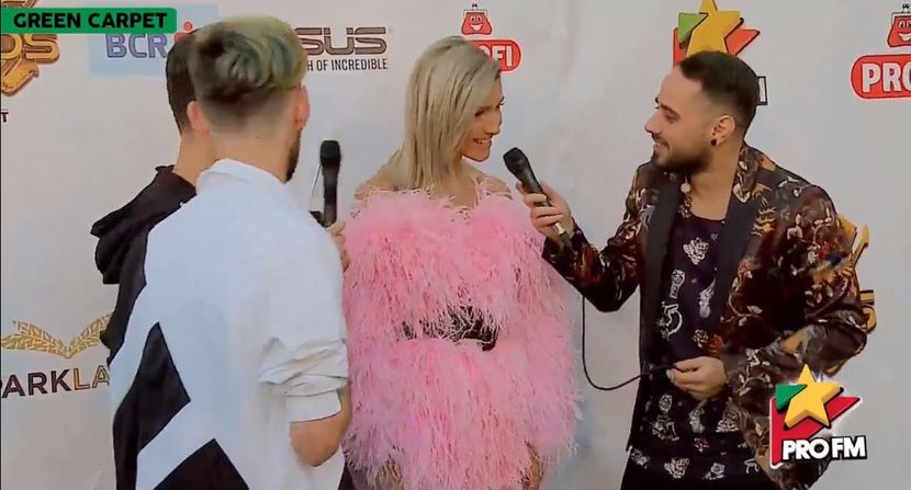 bandicam 2017-10-03 17-20-31-939 - 01 Alina green carpet