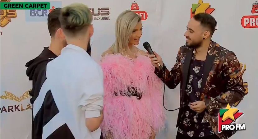 bandicam 2017-10-03 17-20-32-208 - 01 Alina green carpet