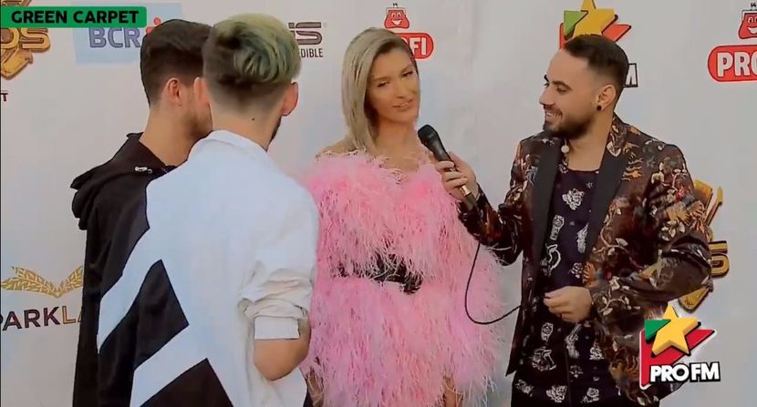 bandicam 2017-10-03 17-20-32-357 - 01 Alina green carpet