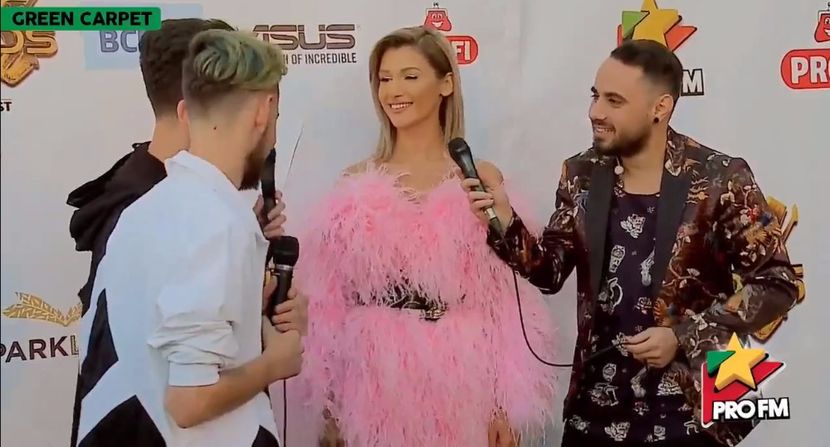 bandicam 2017-10-03 17-20-33-207 - 01 Alina green carpet