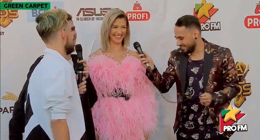 bandicam 2017-10-03 17-20-35-053 - 01 Alina green carpet