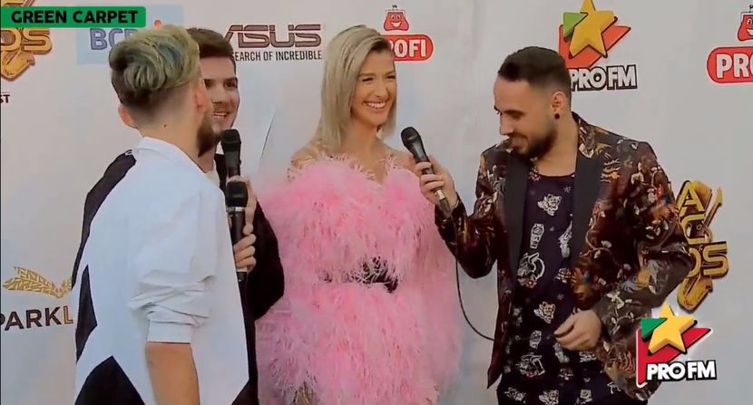 bandicam 2017-10-03 17-20-35-629 - 01 Alina green carpet