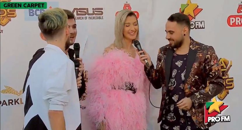 bandicam 2017-10-03 17-20-35-996 - 01 Alina green carpet