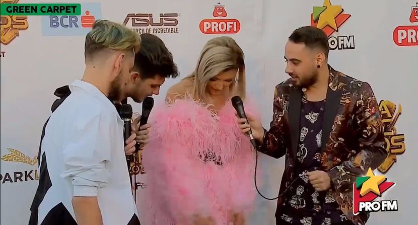 bandicam 2017-10-03 17-20-40-317 - 01 Alina green carpet