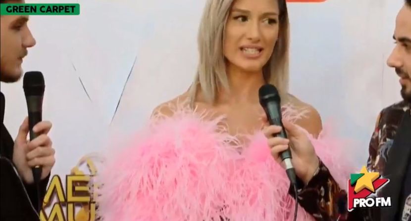 bandicam 2017-10-03 17-20-48-295 - 01 Alina green carpet