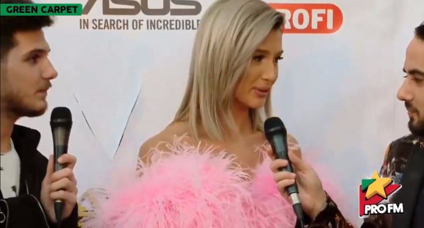 bandicam 2017-10-03 17-20-49-037 - 01 Alina green carpet