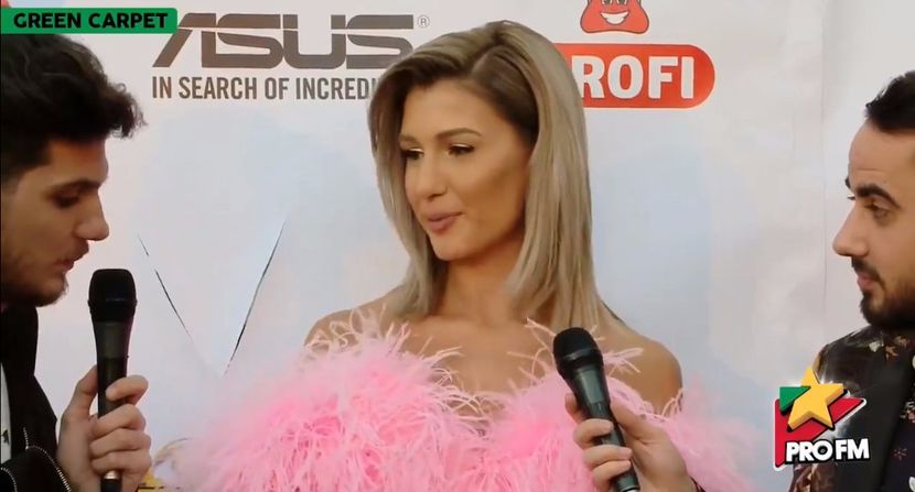 bandicam 2017-10-03 17-20-52-496 - 01 Alina green carpet