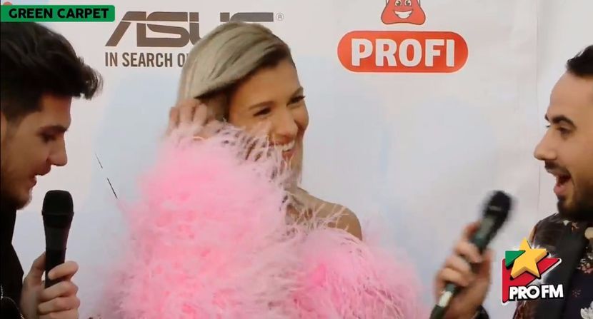 bandicam 2017-10-03 17-20-54-084 - 01 Alina green carpet