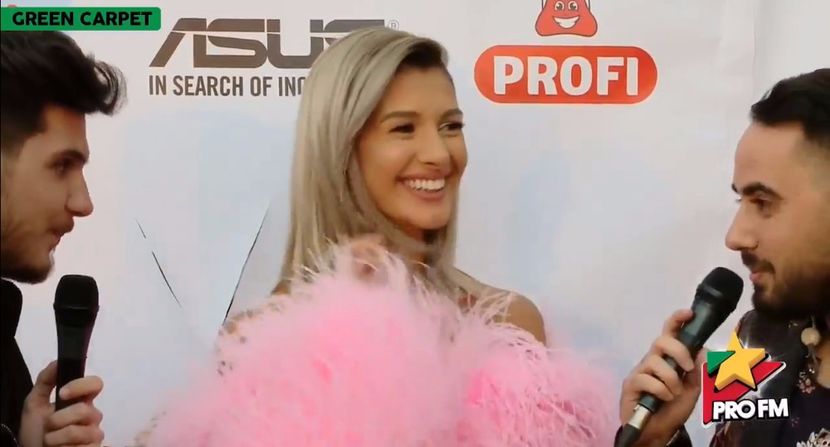 bandicam 2017-10-03 17-20-54-300 - 01 Alina green carpet