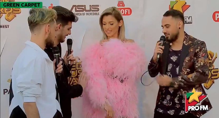 bandicam 2017-10-03 17-20-57-200 - 01 Alina green carpet