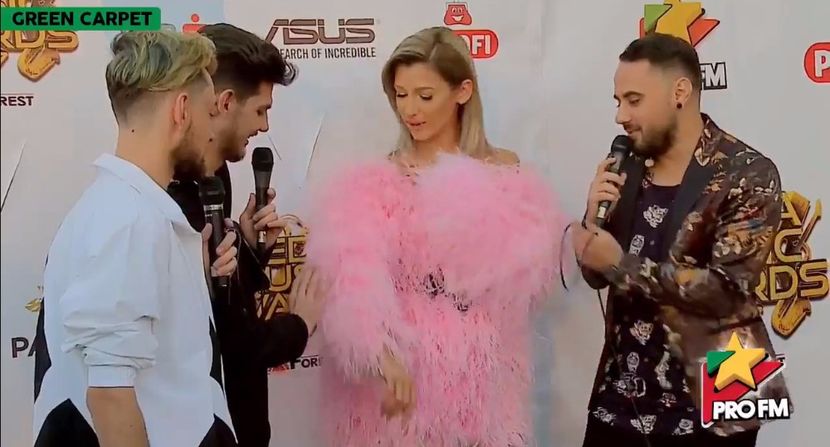 bandicam 2017-10-03 17-20-57-365 - 01 Alina green carpet