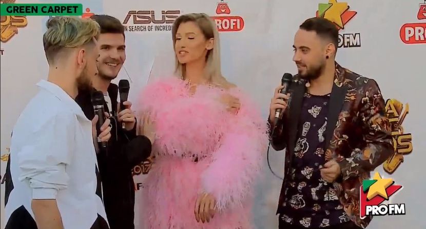 bandicam 2017-10-03 17-20-58-749 - 01 Alina green carpet