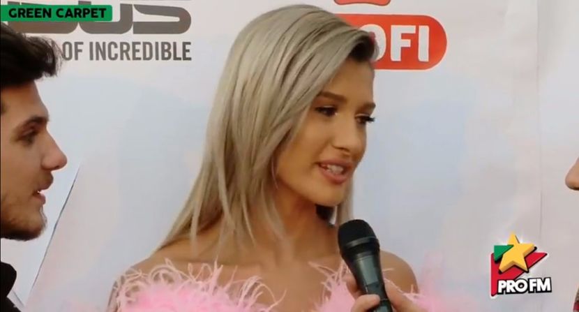 bandicam 2017-10-03 17-21-11-052 - 01 Alina green carpet
