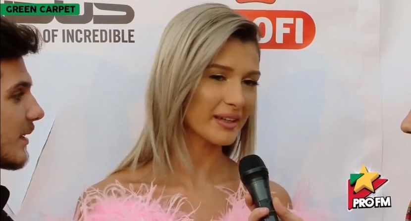 bandicam 2017-10-03 17-21-11-268 - 01 Alina green carpet