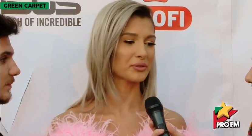 bandicam 2017-10-03 17-21-12-336 - 01 Alina green carpet