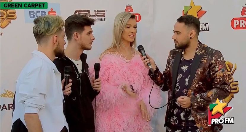 bandicam 2017-10-03 17-21-13-251 - 01 Alina green carpet