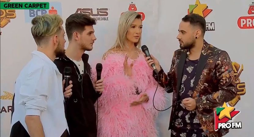 bandicam 2017-10-03 17-21-13-733 - 01 Alina green carpet