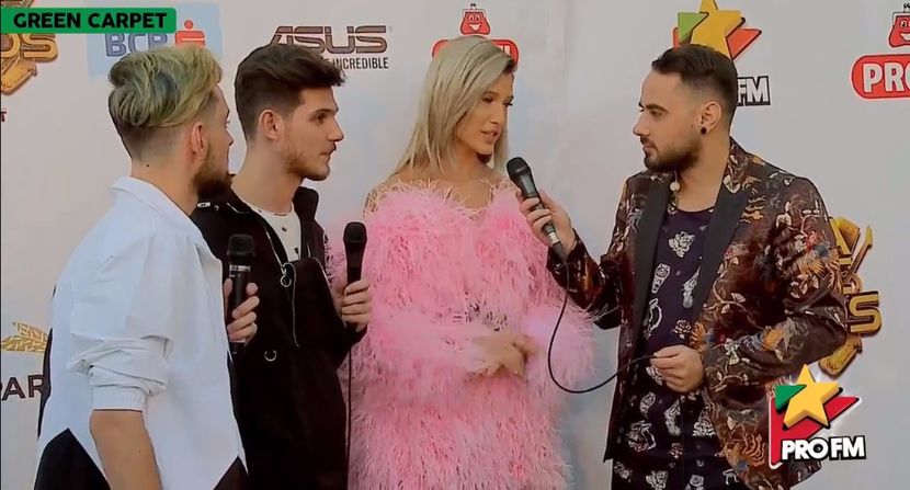 bandicam 2017-10-03 17-21-13-995 - 01 Alina green carpet