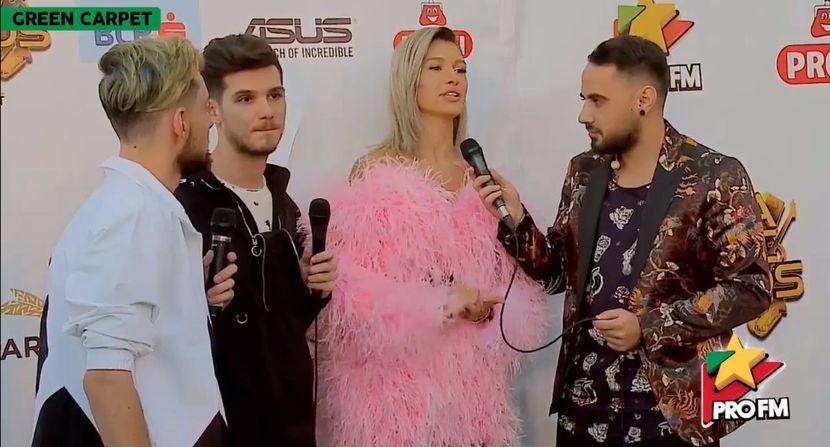 bandicam 2017-10-03 17-21-15-310 - 01 Alina green carpet