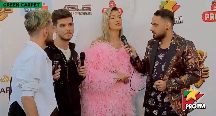 bandicam 2017-10-03 17-21-15-538 - 01 Alina green carpet