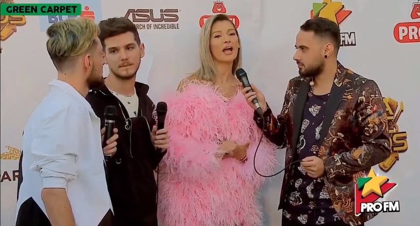 bandicam 2017-10-03 17-21-15-995 - 01 Alina green carpet