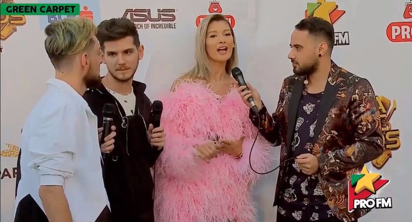 bandicam 2017-10-03 17-21-16-268 - 01 Alina green carpet