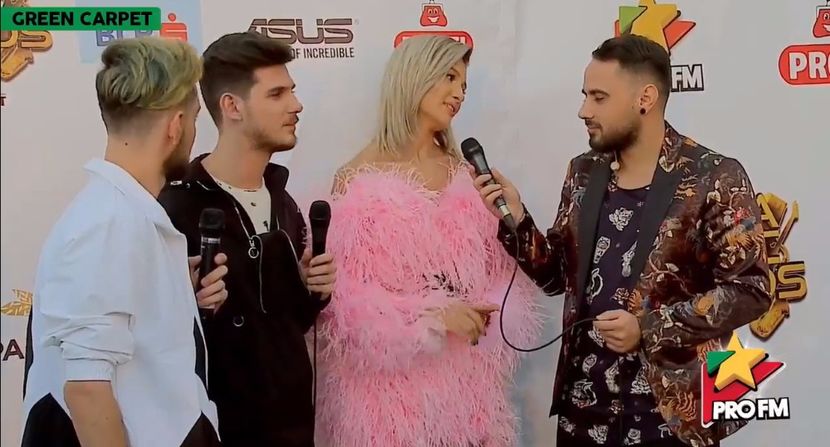 bandicam 2017-10-03 17-21-17-684 - 01 Alina green carpet