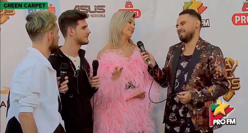 bandicam 2017-10-03 17-21-18-448 - 01 Alina green carpet