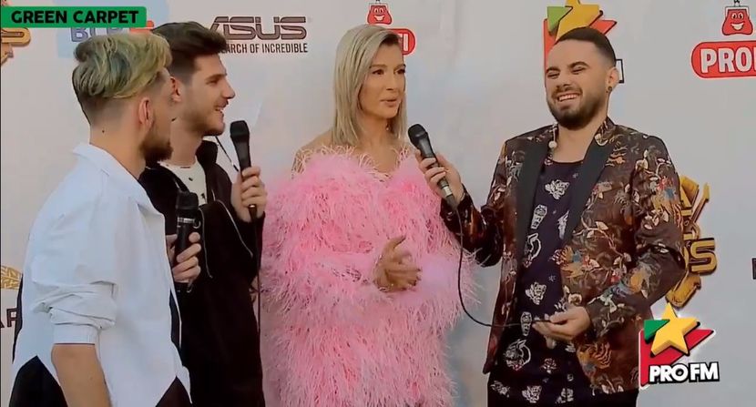 bandicam 2017-10-03 17-21-19-251 - 01 Alina green carpet