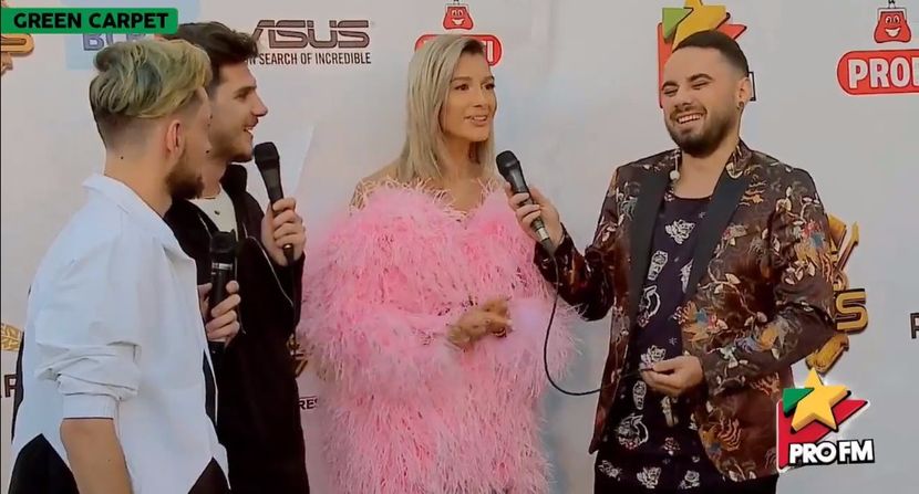 bandicam 2017-10-03 17-21-19-485 - 01 Alina green carpet