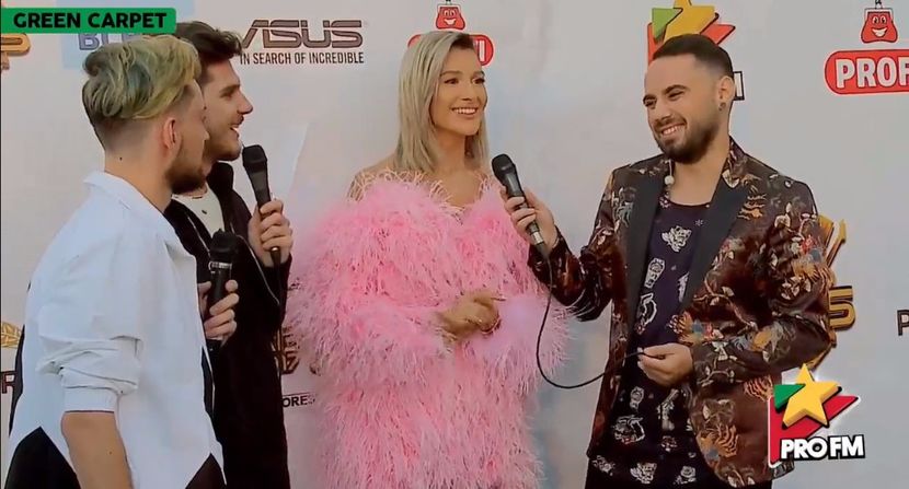 bandicam 2017-10-03 17-21-19-747 - 01 Alina green carpet