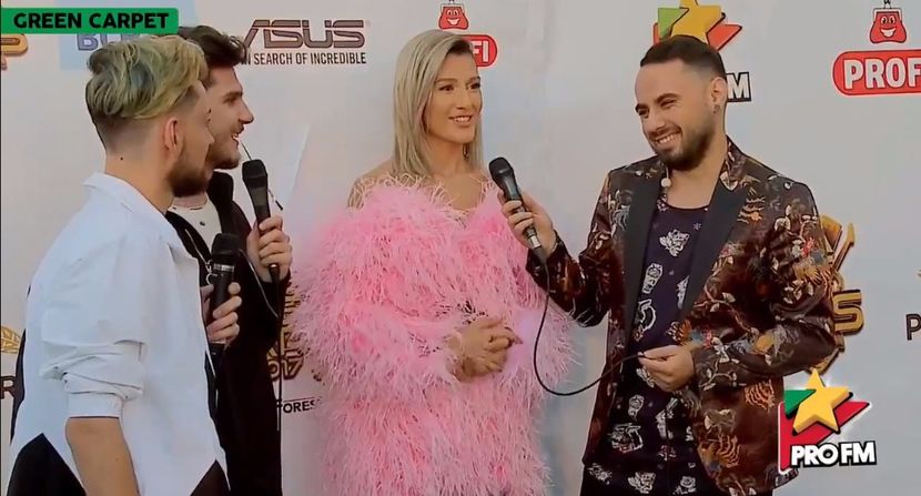 bandicam 2017-10-03 17-21-20-241 - 01 Alina green carpet