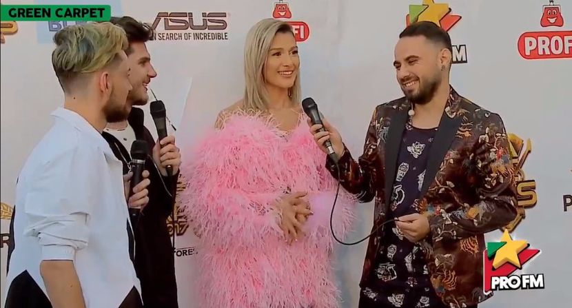 bandicam 2017-10-03 17-21-20-557 - 01 Alina green carpet