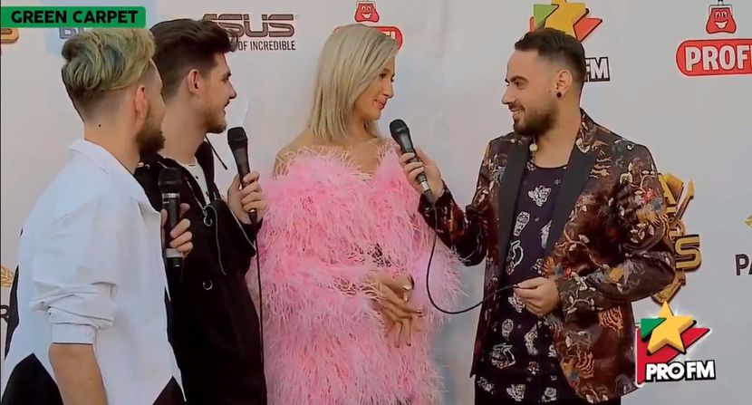 bandicam 2017-10-03 17-21-22-521 - 01 Alina green carpet