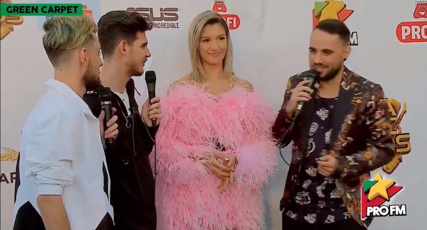 bandicam 2017-10-03 17-21-23-766 - 01 Alina green carpet
