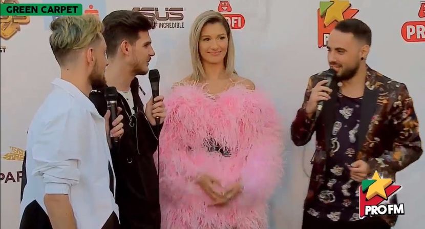 bandicam 2017-10-03 17-21-24-130 - 01 Alina green carpet