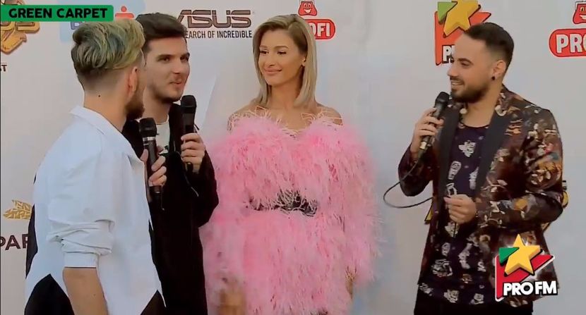 bandicam 2017-10-03 17-21-25-031 - 01 Alina green carpet