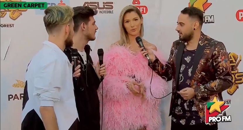 bandicam 2017-10-03 17-21-31-313 - 01 Alina green carpet