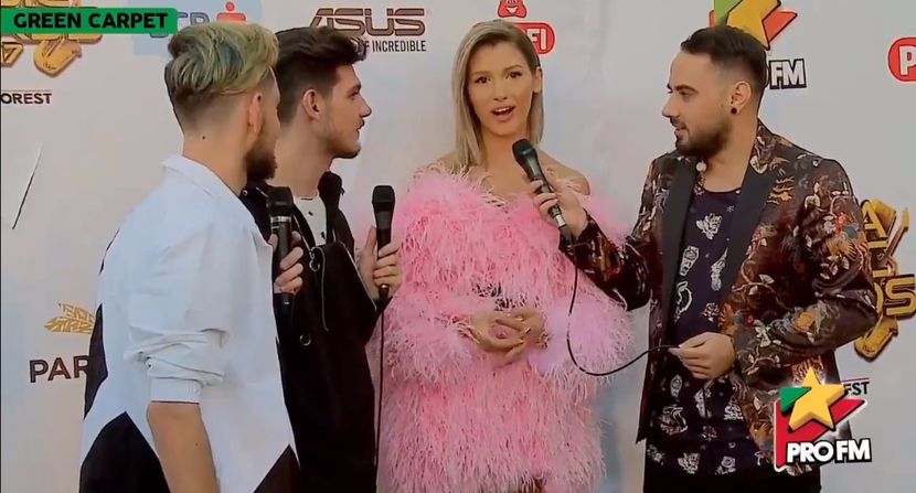 bandicam 2017-10-03 17-21-31-775 - 01 Alina green carpet