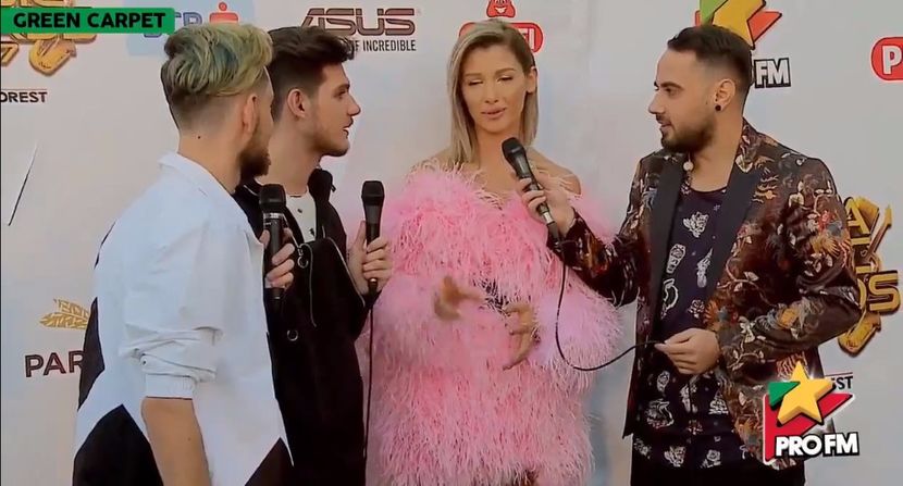 bandicam 2017-10-03 17-21-32-192 - 01 Alina green carpet