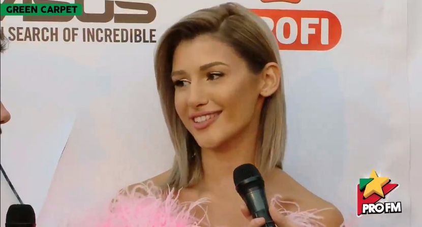 bandicam 2017-10-03 17-21-33-760 - 01 Alina green carpet