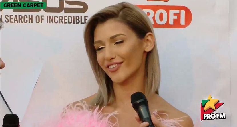 bandicam 2017-10-03 17-21-33-955 - 01 Alina green carpet