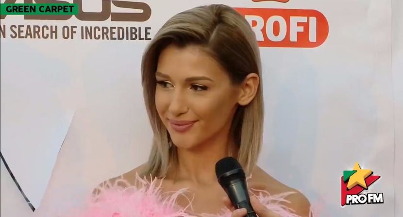 bandicam 2017-10-03 17-21-35-080 - 01 Alina green carpet