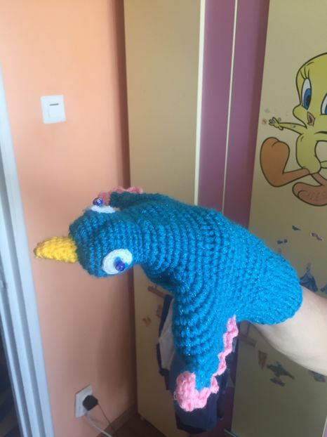  - Haine și jucării lucrate manual