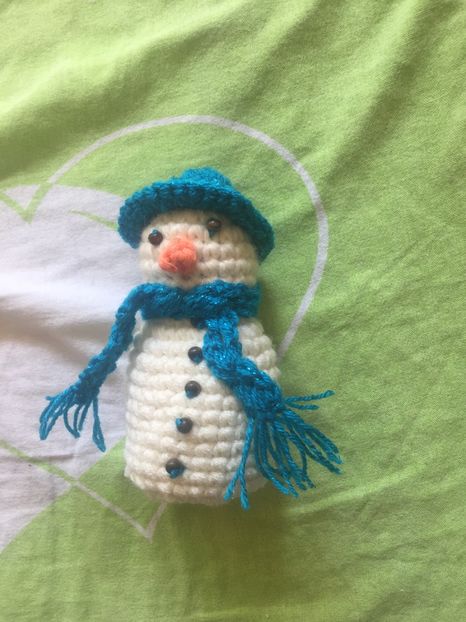  - Haine și jucării lucrate manual