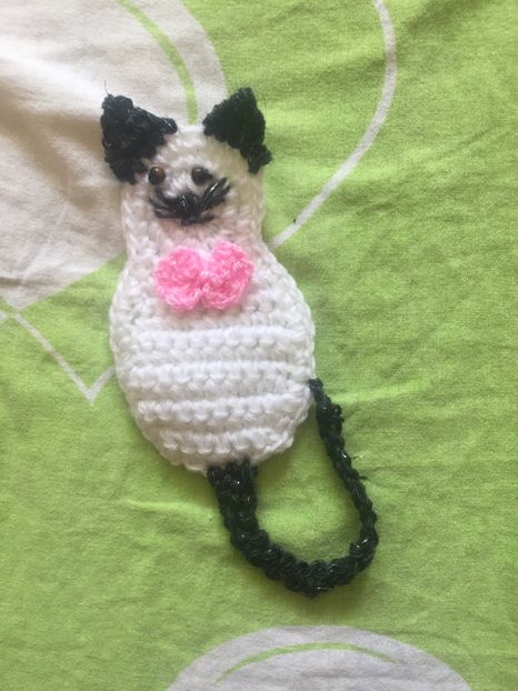  - Haine și jucării lucrate manual