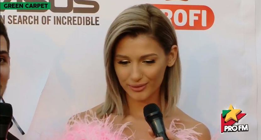bandicam 2017-10-03 17-21-36-898 - 01 Alina green carpet